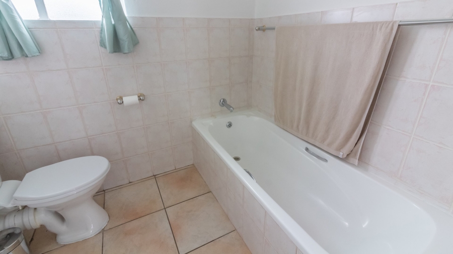 3 Bedroom Property for Sale in Kroonheuwel Free State